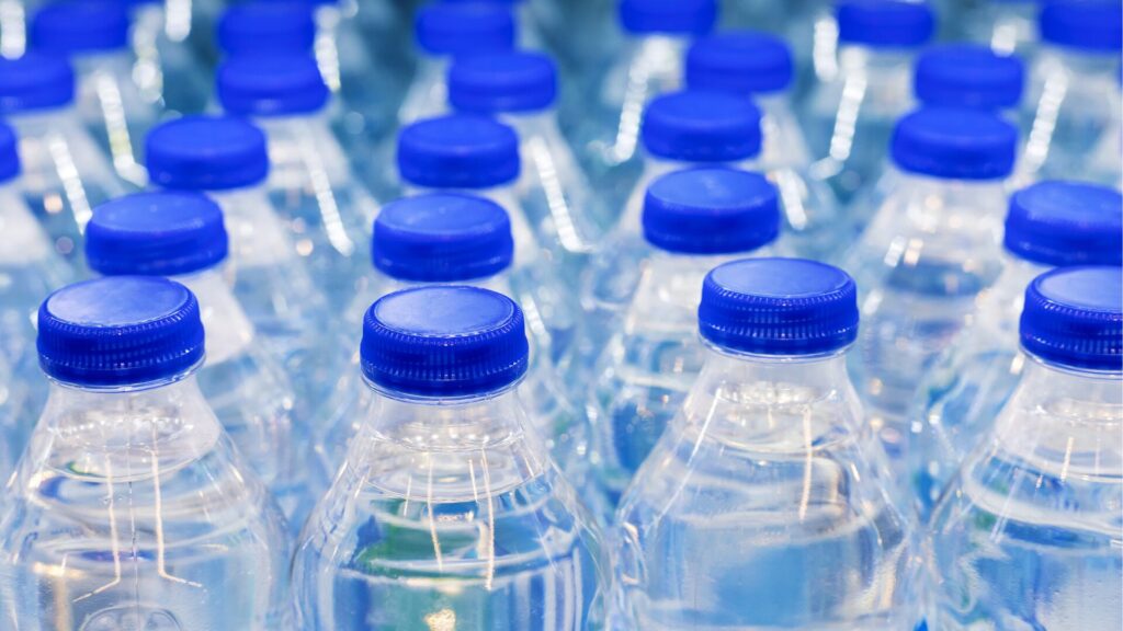 ペットボトル水の写真